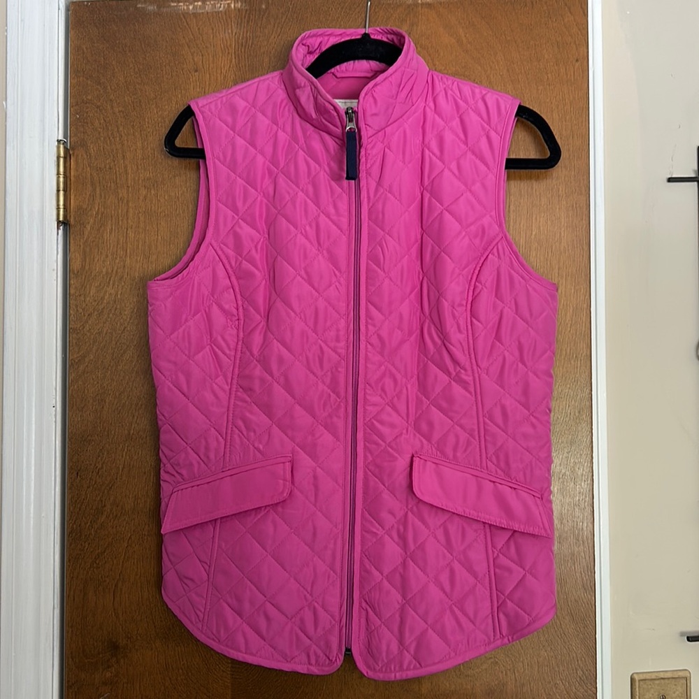 Pink quilted vest.  VanHeusen.  Medium